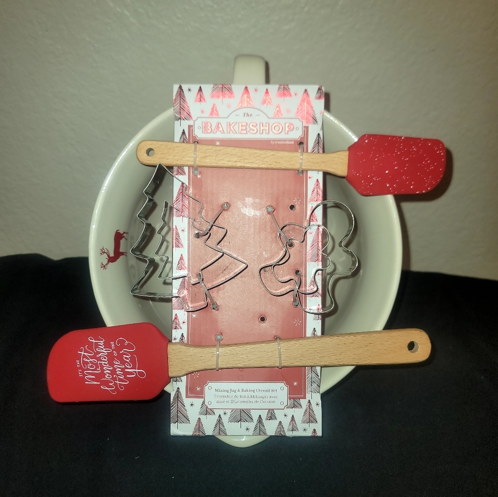 The bake shop by Master Class Mixing Bowl. Christmas